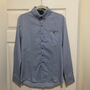 Men's Light Blue Casual Button-Down Shirt